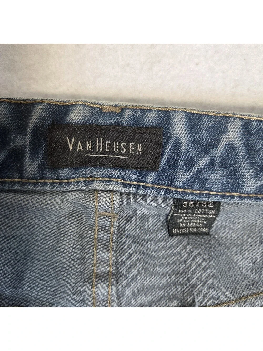 VTG Van Heusen Jeans Men's 36x32 Blue Cotton Denim Straight Leg Workwear Travel